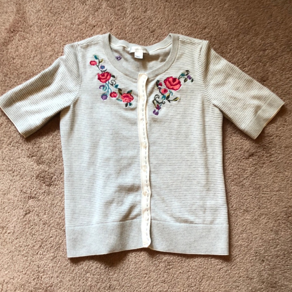 Floral embroidered short-sleeve cardigan top